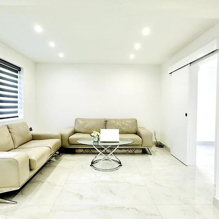 Beautiful 3 Bedroom House In London -Ensuite Bed Room Τουίκενχαμ Εξωτερικό φωτογραφία