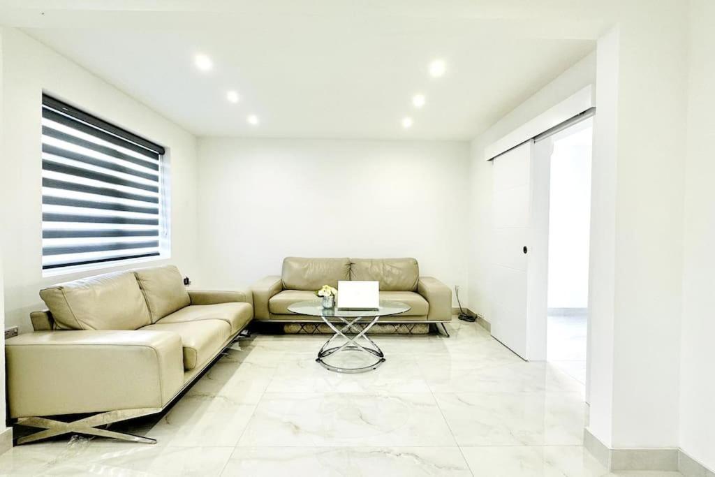 Beautiful 3 Bedroom House In London -Ensuite Bed Room Τουίκενχαμ Εξωτερικό φωτογραφία