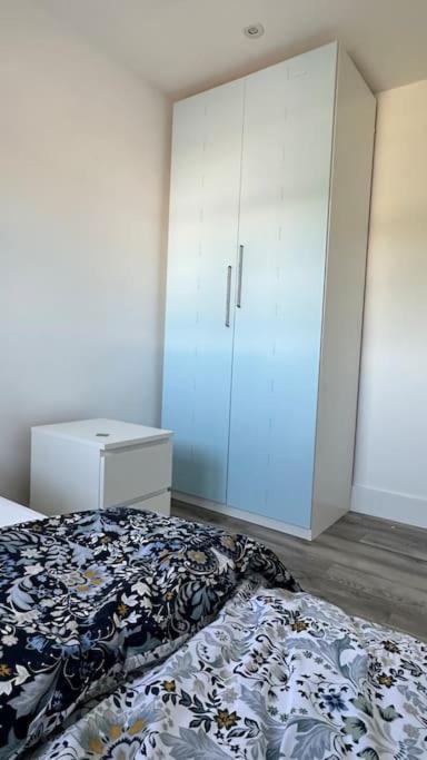 Beautiful 3 Bedroom House In London -Ensuite Bed Room Τουίκενχαμ Εξωτερικό φωτογραφία