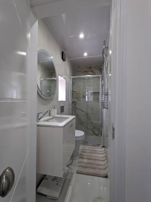 Beautiful 3 Bedroom House In London -Ensuite Bed Room Τουίκενχαμ Εξωτερικό φωτογραφία